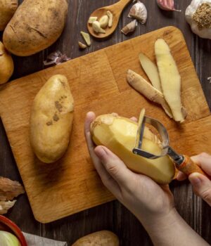 Кілограм-за-2-хвилини:-як-чистити-картоплю-найшвидше