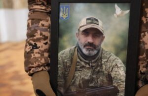 У Луцьку попрощалися з воїном Дмитром Бобровським У-Луцьку-попрощалися-з-воїном-Дмитром-Бобровським