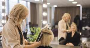 Модні стрижки 2026: молодять і виглядають дорого – варіанти після 40 і 50 років Модні-стрижки-2026:-молодять-і-виглядають-дорого-–-варіанти-після-40-і-50-років