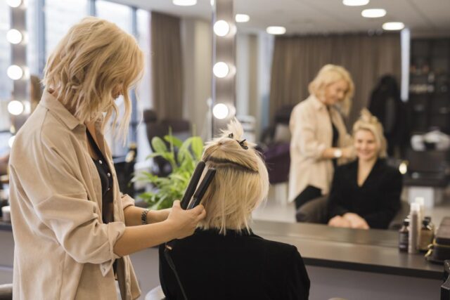 Модні стрижки 2026: молодять і виглядають дорого – варіанти після 40 і 50 років Модні-стрижки-2026:-молодять-і-виглядають-дорого-–-варіанти-після-40-і-50-років