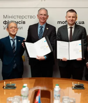 Україна отримає майже $691 млн грантової допомоги від Японії та Канади