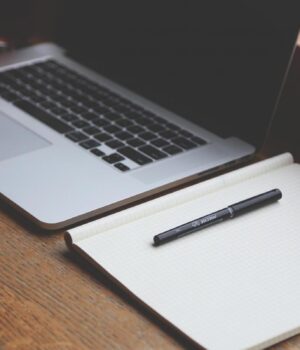 Люди,-які-часто-змінюють-місце-роботи,-мають-ці-5-рис-характеру