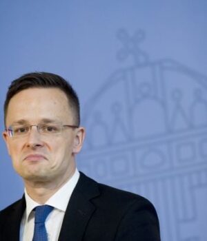 Сійярто-накинувся-на українську-тенісистку-через-її вчинок