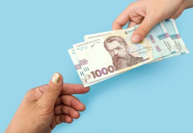 В Україні можуть погодити законопроєкт про виплати: хто отримає грошову допомогу В-Україні-можуть-погодити-законопроєкт-про-виплати:-хто-отримає-грошову-допомогу