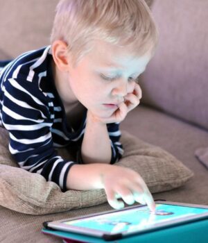 Третина-дошкільнят-в-Британії-не-розуміють,-як-гортати-книги