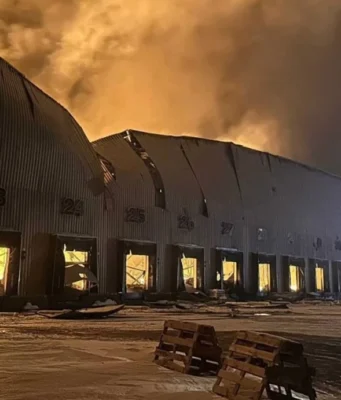 Нічна атака БПЛА рф у Яготині на Київщині: спалахнула пожежа на складі Roshen Нічна-атака-БПЛА-рф-у-Яготині-на-Київщині:-спалахнула-пожежа-на-складі-roshen