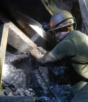 «Вугільна-галузь-Донбасу-реанімації-не-підлягає».-Що-відбувається-з-шахтами-в-окупації