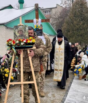 У-Нововолинську-попрощались-із-Захисником-Дмитром-Назаровським