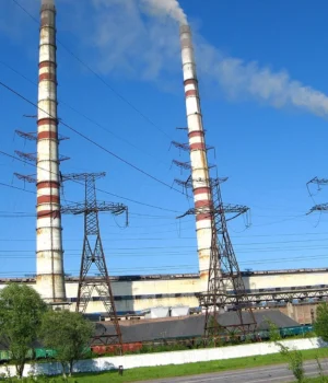 Бурштинська-ТЕС-припинила-роботу-через-масовану-атаку:-місто-залишилося-без-тепла-та-води-–-мер