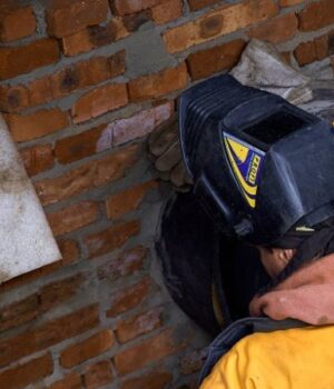 6-комунальників-з-Волині-отримають-доплати-за-ремонт-пошкодженої-інфраструктури