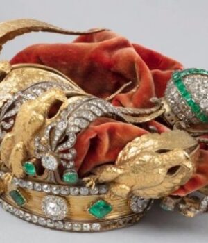 Лувр-показав-корону-імператриці,-яку-пошкодили-під-час-пограбування