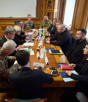 Умєров-обговорив-оборонну-співпрацю-з-міністеркою-ЗС-Франції-Вотрен:-про-що-домовилися