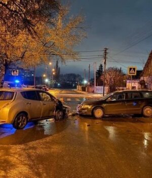 У-Луцьку-п’яний-військовослужбовець-за-кермом-volkswagen-влетів-у-nissan.-Яке-покарання