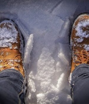 Як зігріти-ноги-взимку,-як утеплити-взуття