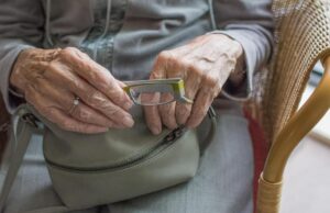 Як зрозуміти, що людина старіє правильно: лікарі перелічили 7 ознак Як-зрозуміти,-що-людина-старіє-правильно:-лікарі-перелічили-7-ознак