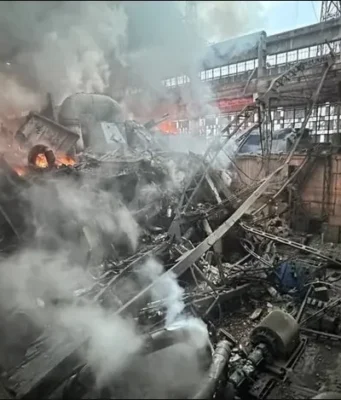 ДТЕК показав стан теплоелектростанцій до та після російських ударів ДТЕК показав стан теплоелектростанцій до та після російських ударів