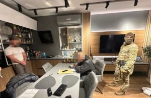 Відео: ДБР викрило масштабну корупційну схему з постачання продуктів для ЗСУ Відео: ДБР викрило масштабну корупційну схему з постачання продуктів для ЗСУ