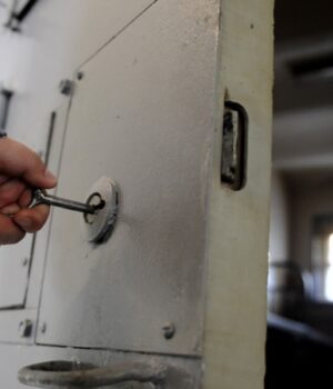 Ризики-для-біженців-із-окупованого-Криму-в-країнах–сателітах-Росії