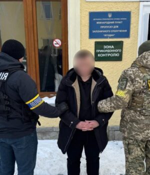 Дві-тисячі-доларів-пропонував-прикордоннику-24-річний-волинянин,-аби-виїхати-з-України
