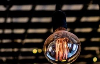 Пояснили, чому на Волині світло подають лише шість годин на добу Пояснили,-чому-на-Волині-світло-подають-лише-шість-годин-на-добу