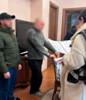 Приховав-мільйони-гривень-доходу-від-польської-компанії:-чиновнику-КМДА-оголошено-підозру