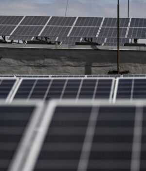 Нідерланди-виділяють-e35-мільйонів-на-сонячні-панелі-для-українських-лікарень