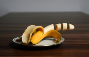10 розумних способів використання бананової шкірки вдома 10-розумних-способів-використання-бананової-шкірки-вдома