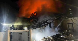 У Богодухові дрон вдарив у будинок: загинули троє дітей і чоловік, вагітна жінка поранена У-Богодухові-дрон-вдарив-у-будинок:-загинули-троє-дітей-і-чоловік,-вагітна-жінка-поранена