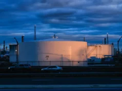 Напруженість навколо Ірану штовхає ціни на нафту вгору попри зростання запасів у США Напруженість-навколо-Ірану-штовхає-ціни-на-нафту-вгору-попри-зростання-запасів-у-США