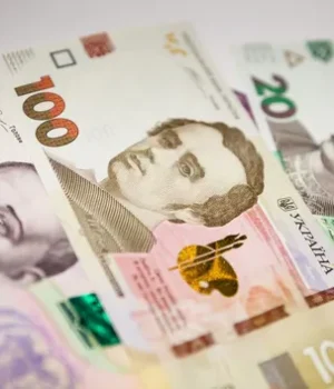 Українці назвали бажаний рівень заробітної плати: які суми вважають прийнятними