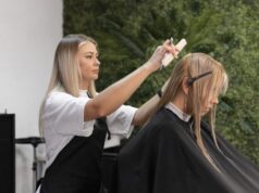 Забудьте про боб і каскад: ось яку стрижку вибрати жінкам за 50 — поради зіркових стилістів Забудьте-про-боб-і каскад:-ось-яку-стрижку-вибрати-жінкам-за 50 —-поради-зіркових-стилістів