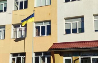 У Луцьку частина шкіл скоротила уроки через відключення світла У-Луцьку-частина-шкіл-скоротила-уроки-через-відключення-світла