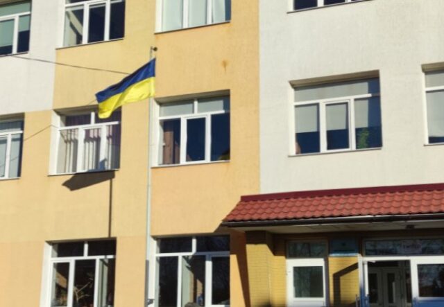 У Луцьку частина шкіл скоротила уроки через відключення світла У-Луцьку-частина-шкіл-скоротила-уроки-через-відключення-світла