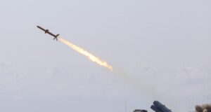 Повітряна війна розвивається: у Bloomberg розповіли, які ракети використовуютю Україна і РФ Повітряна-війна-розвивається:-у-bloomberg-розповіли,-які-ракети-використовуютю-Україна-і-РФ