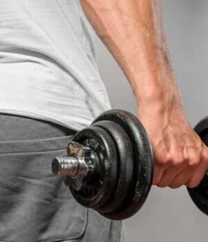 На-Волині-син-розбив-обличчя-батькові-металевою-гантелею:-деталі