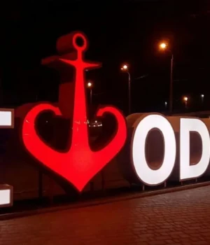 В-Одесі-пролунали-вибухи:-влада-закликає-залишатися-в-укриттях