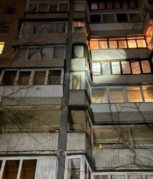 Росіяни-атакували-Київ-балістикою:-є-влучання-і-постраждалі