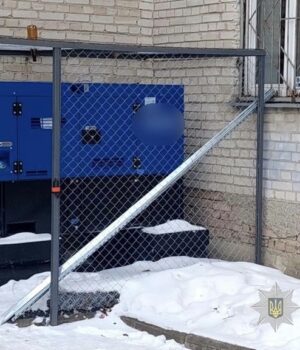 Заважав-шум:-в-Луцьку-чоловік-серед-ночі-стріляв-у-генератор-мобільного-оператора