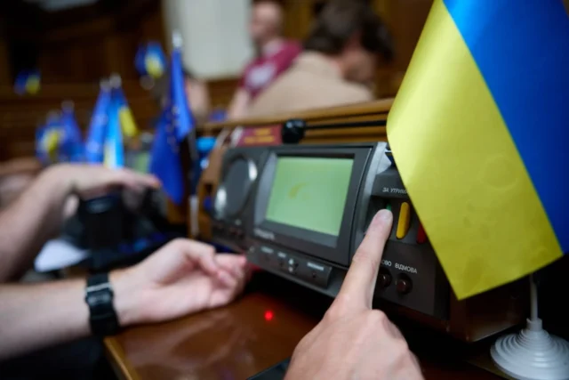 Верховна Рада не змогла розглянути 12 лютого жодне питання через брак голосів – нардеп Верховна-Рада-не-змогла-розглянути-12-лютого-жодне-питання-через-брак-голосів-–-нардеп