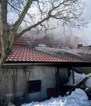 У-селах-на-Волині-горіли-дровітня-та-літня-кухня