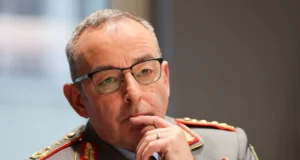 Німеччина висунула Карстена Бройера на посаду голови Військового комітету НАТО Німеччина-висунула-Карстена-Бройера-на-посаду-голови-Військового-комітету-НАТО