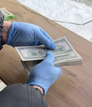 Лучанка-за-10-тисяч-доларів-«допомагала»-чоловікам-отримувати-фіктивні-діагнози