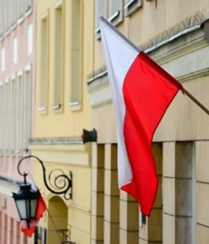 Програма-ЄС-safe-спричинила-політичну-суперечку-в-Польщі-–-politico