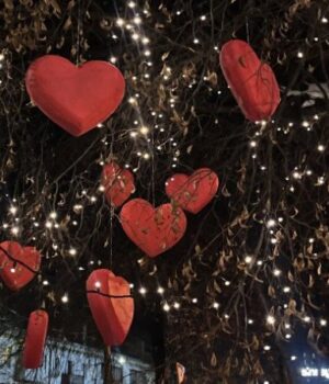 «Верифікація-любові»:-У-Луцьку-в-55-закладах-monobank-пригощатиме-за-фото-поцілунку