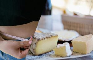 Які сири краще їсти, аби позбутися жиру на животі: дієтолог назвала топ-7 Які-сири-краще-їсти,-аби-позбутися-жиру-на-животі:-дієтолог-назвала-топ-7