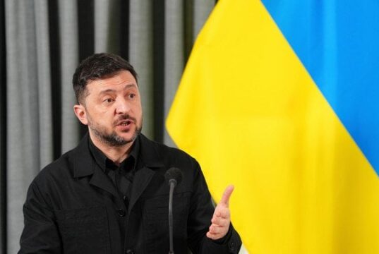 Зеленський пояснив, чому хоче зустрітися з Путіним Зеленський-пояснив,-чому-хоче-зустрітися-з Путіним