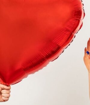 Свято-не-на-часі?-66%-українців-не-святкуватимуть-День-закоханих