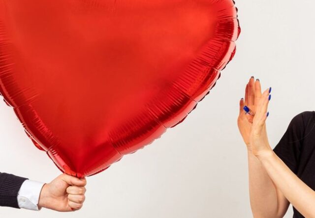 Свято не на часі? 66% українців не святкуватимуть День закоханих Свято-не-на-часі?-66%-українців-не-святкуватимуть-День-закоханих