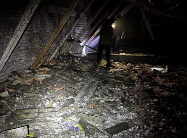 російський дрон знищив будівлю райдержадміністрації на Чернігівщині російський-дрон-знищив-будівлю-райдержадміністрації-на-Чернігівщині