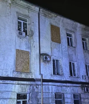 Рятувальники-знайшли-тіло-загиблої-жінки-під-завалами-будинку-в-Одесі